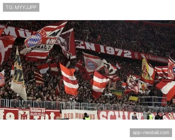 半场报道:莱比锡vs拜仁,开场25分钟即出现两次因抽筋比赛暂停 半场报道:莱比锡vs拜仁,开场25分钟即出现两次因抽筋比赛暂停